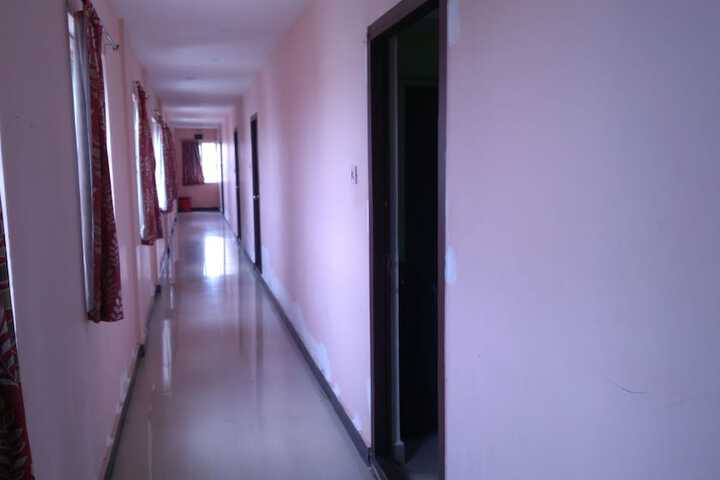Iroomz Hotel New SS INN