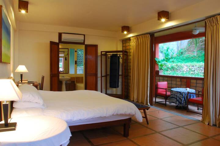 Room 5 of 60