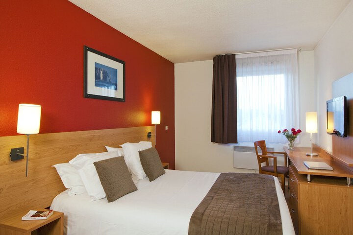 Room 8 of 24