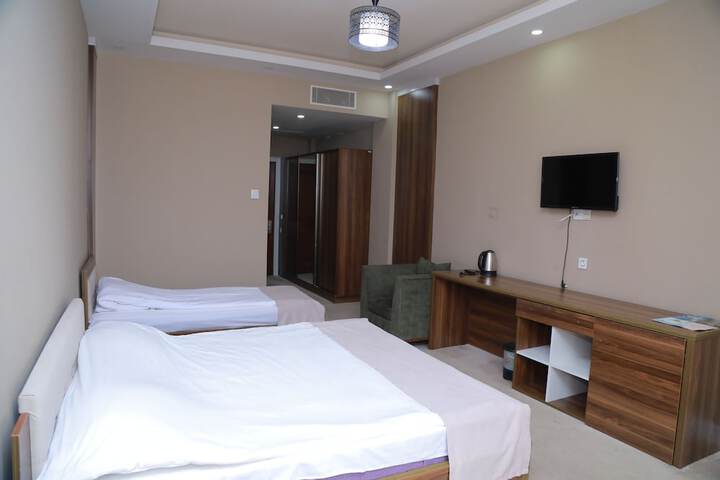 Room 11 of 27