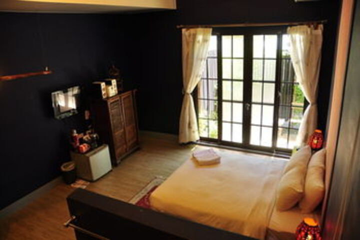 Room 28 of 35