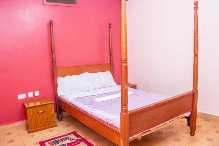 Room 6 of 33