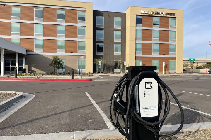 Electric vehicle charging station