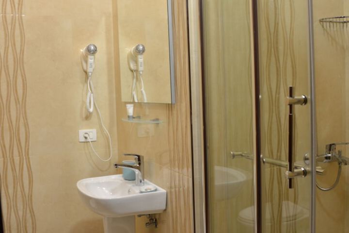 Room 49 of 70