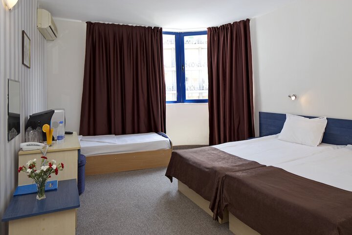 Room 5 of 47