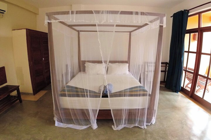 Room 10 of 49