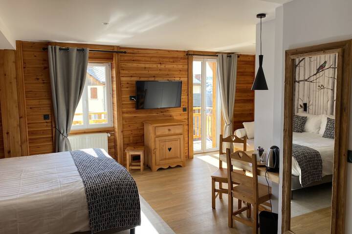 Room 8 of 125