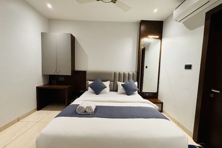 Room 28 of 37