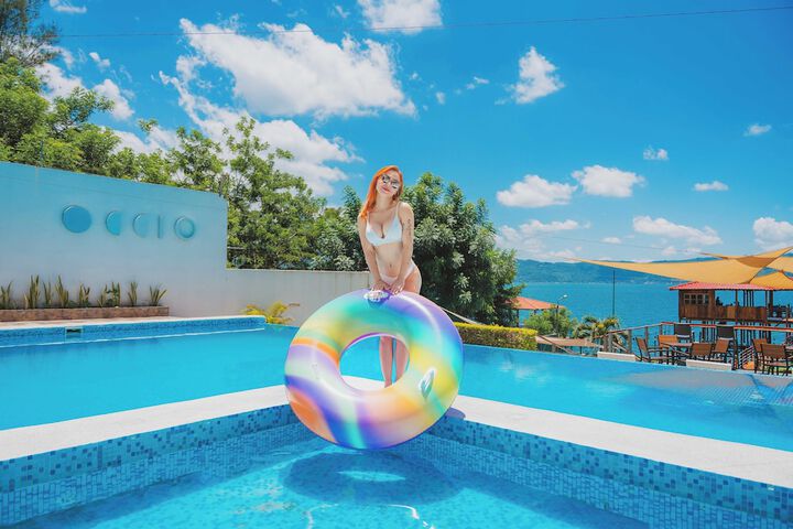 Pool 70 of 120