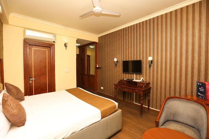 Room 10 of 17