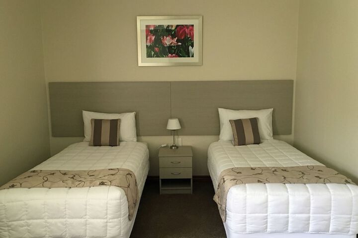 Room 5 of 48