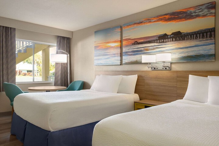 2 Queen Beds (6 of 33)