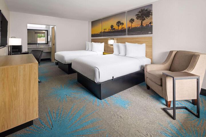 2 Double Beds Deluxe Room (11 of 12)