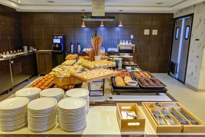 Breakfast/Coffee Service 84 of 150