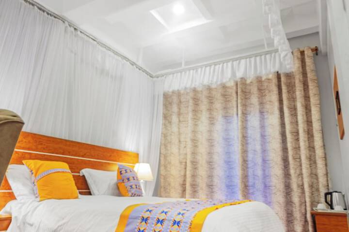 Room 15 of 36