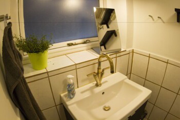Room 2 of 10