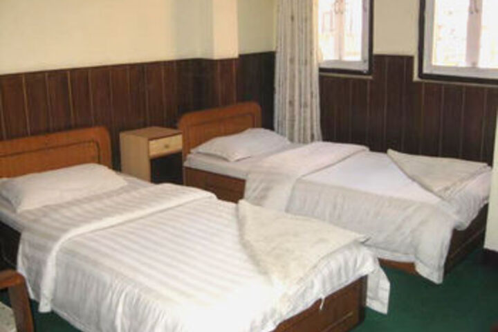 Room 8 of 11