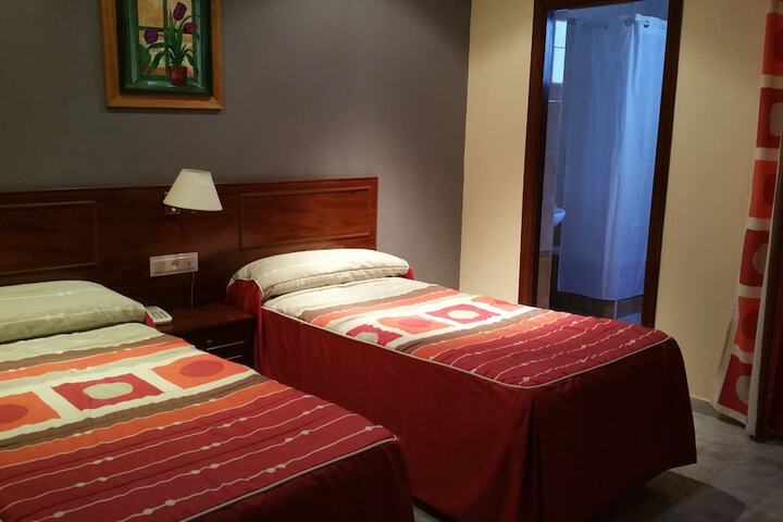 Room 10 of 36
