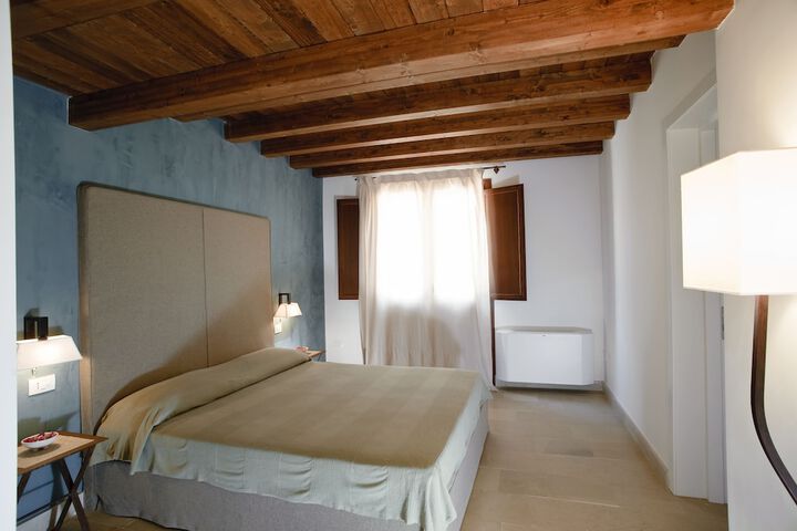 Room 32 of 115