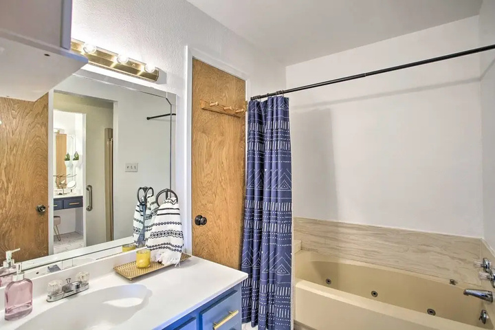 Room 9 of 21