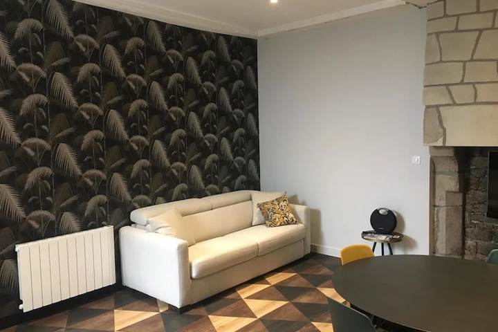 Room 11 of 20