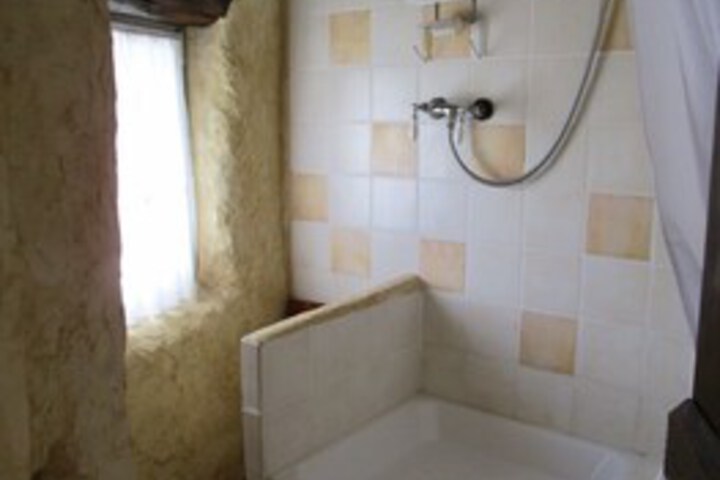 Room 4 of 15