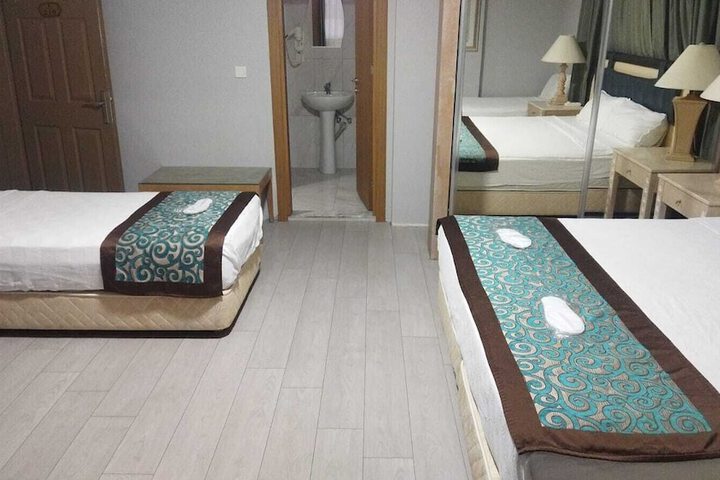Room 53 of 116