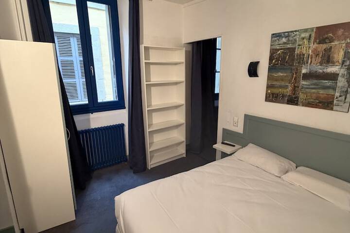 Room 7 of 42