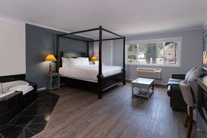 Room 12 of 51