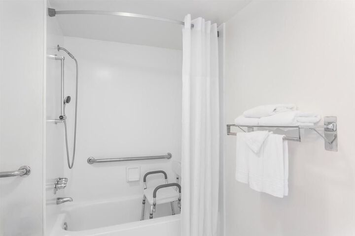 Room 28 of 45