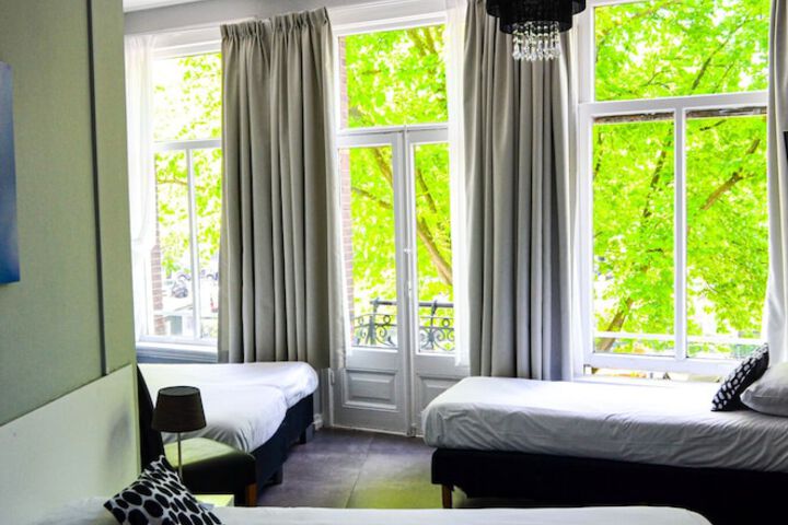 Room 4 of 52
