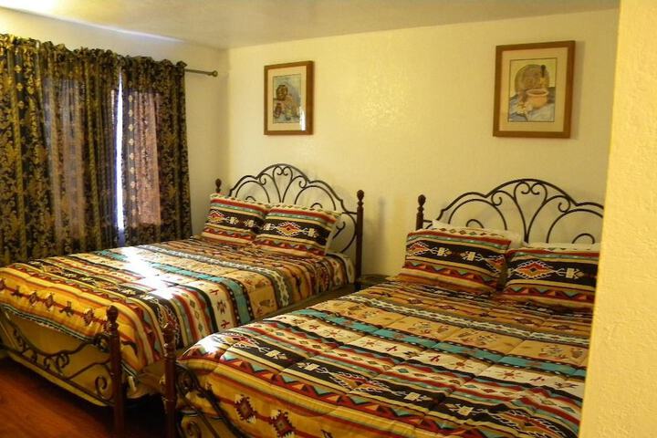 Room 4 of 12