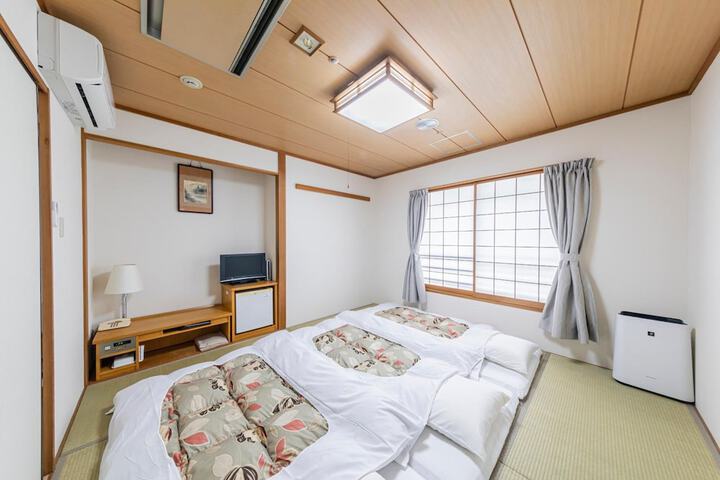 Room 11 of 31