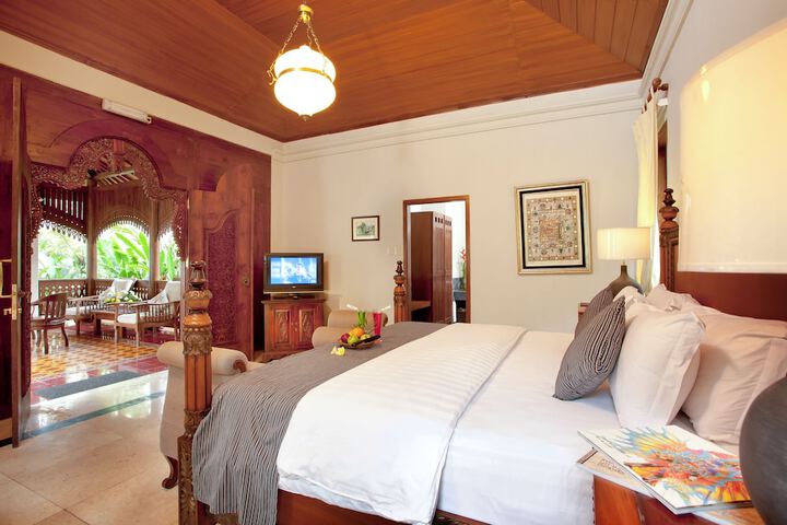 Room 10 of 27