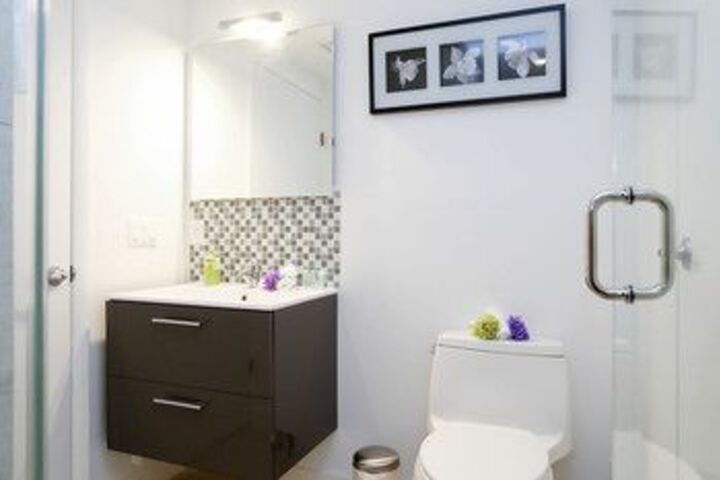 Room 15 of 245