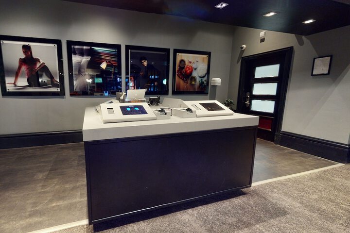 Check-in/check-out kiosk