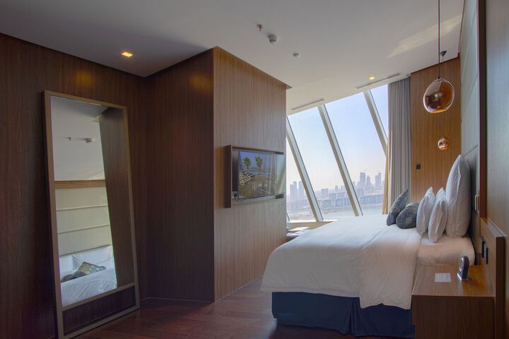Room 21 of 104