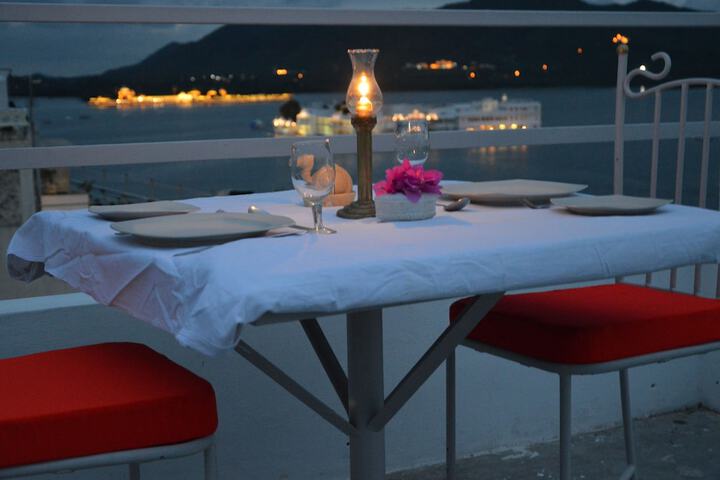 Dining 39 of 53