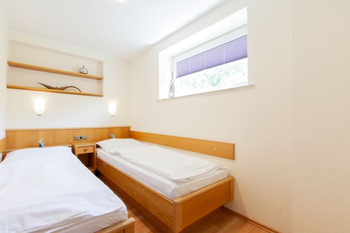 Room 17 of 120