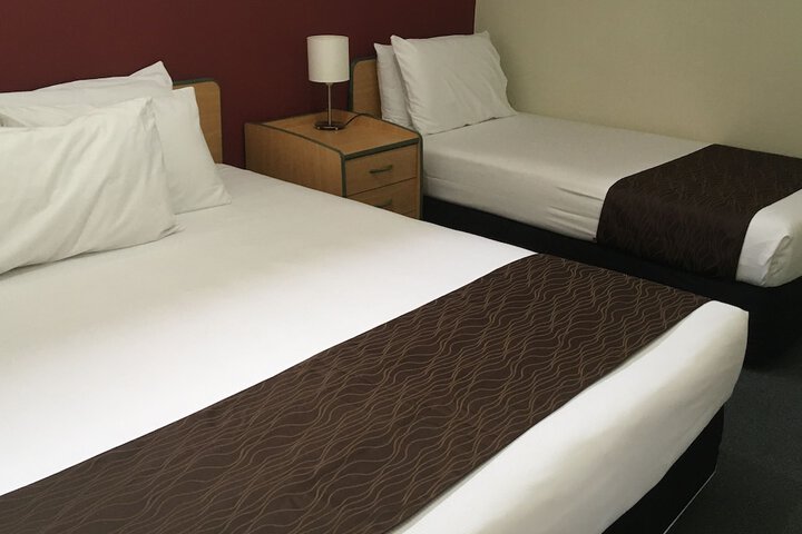 Room 10 of 38