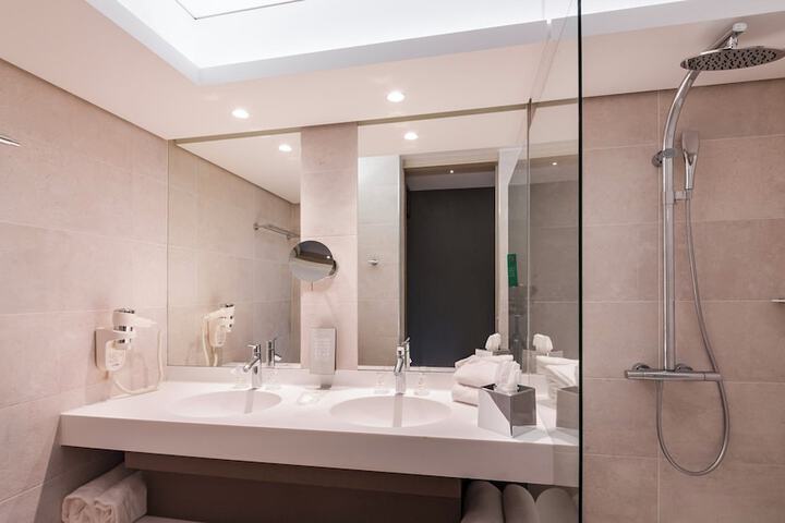 Clean Restrooms