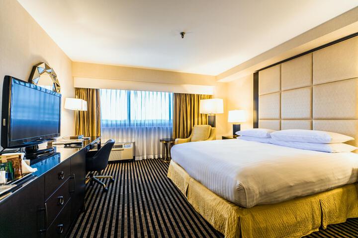 1 King Bed (7 of 7)