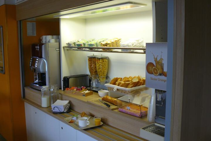 Breakfast/Coffee Service 80 of 116