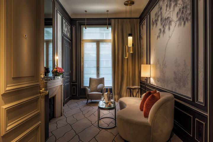 Room 42 of 74