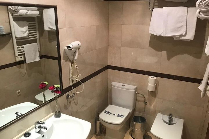 Room 12 of 21
