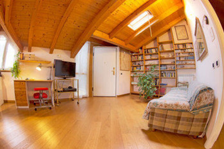 Room 303 of 320