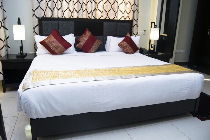 Room 6 of 22