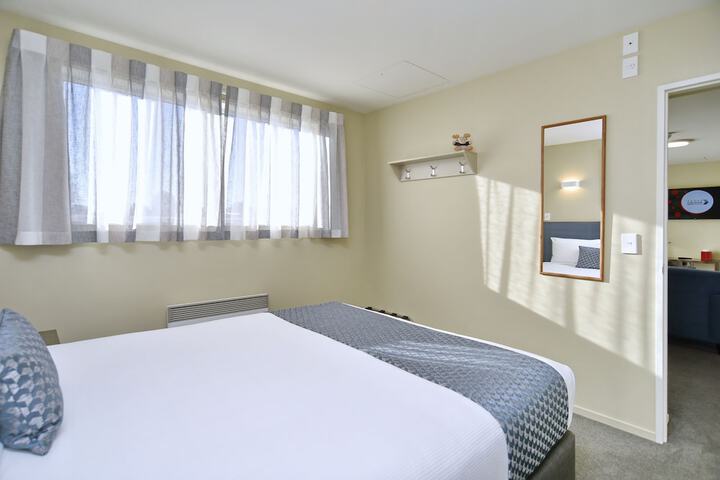 Room 36 of 196