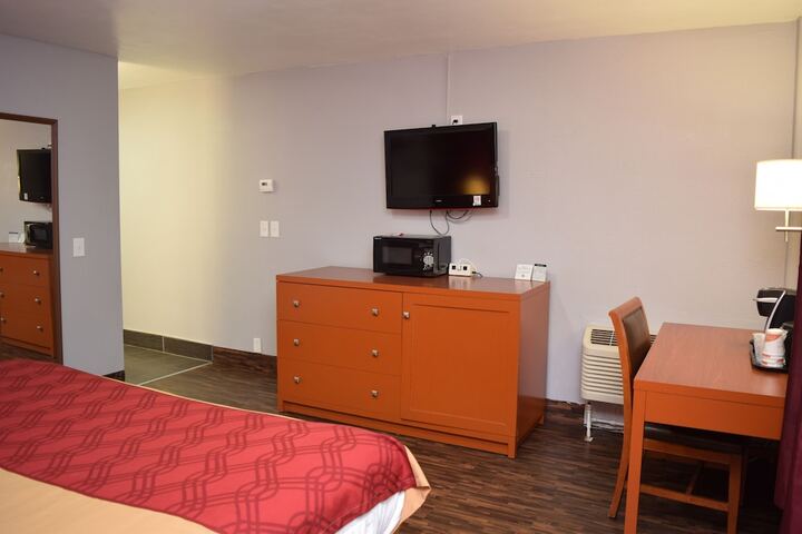 Standard | King Bed (3 of 9)