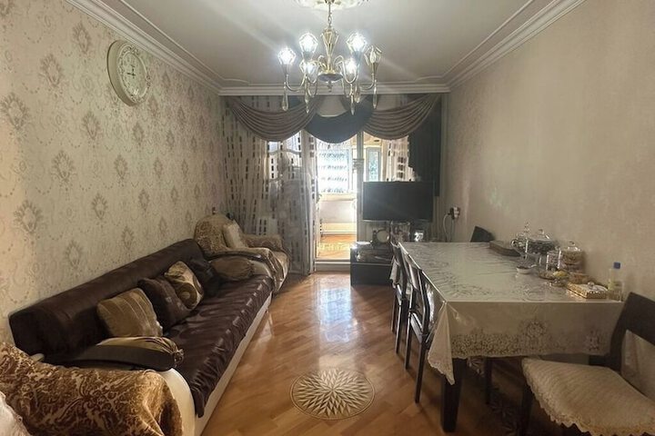 Room 5 of 6